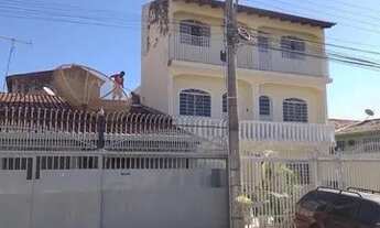 Imagem 2: QR 401 conjunto 11 casa 1 Sobrado com 6 quartos 4 banheiros + dependência com Habite-se