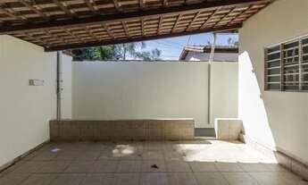 Imagem 2: Casa para aluguel com 102 metros quadrados com 3 quartos em Parque Amazônia - Goiânia - GO