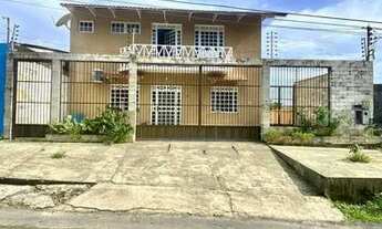 Imagem: Casa Duplex com 4 Suítes e Piscina no Conjunto