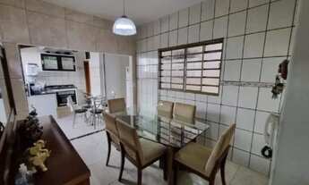 Imagem: Casa em ponta negra com 3 quartos e 2 banheiros