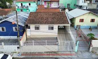 Imagem 2: Casa à venda, no Bairro Forquilhas, São José-SC, com 3 quartos, sendo 1 suíte, com 2 vagas
