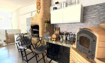 Imagem 3: Casa para venda com 240 m² de construção, 600 m² de terreno e 3 quartos, todos suítes em R