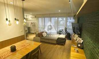 Imagem 2: Excelente Apartamento Reformado em Botafogo 2 Suítes, Varanda e 2 Vagas