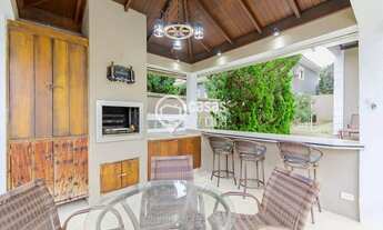 Imagem 3: Casa com 4 quartos à venda em condomínio fechado com 441 m2 ao lado do parque Tingui em Cu