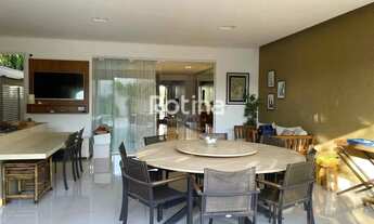 Imagem 7: Casa de alto padrão com 3 suítes - Condomínio Villa dos Ipês