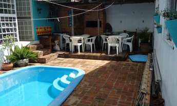 Imagem 2: Aluga-se casa de 3 quartos com piscina no centro