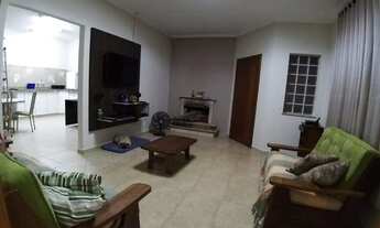 Imagem 5: Excelente Casa MOBILIADA, com 3 dormitórios e 06 vagas cobertas de garagem, no Residencial