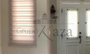 Imagem 2: Casa de condomínio sobrado para venda tem 385 metros quadrados com 4 quartos