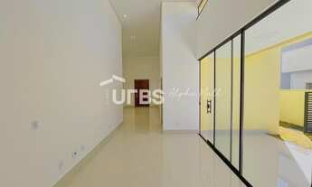 Imagem 7: Casa de condomínio térrea para venda possui 240 metros quadrados com 3 quartos