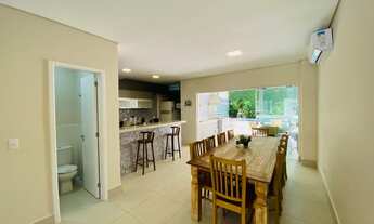 Imagem 4: Casa de condomínio sobrado para aluguel e venda possui 220 metros quadrados com 4 quartos