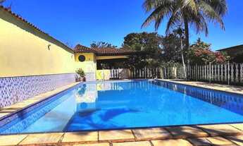 Imagem: Casa com piscina e quintal em Piabetá para