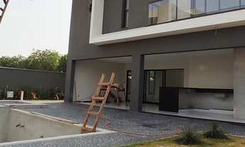 Imagem: Casa de Condomínio com 4 Quartos e 5 banheiros