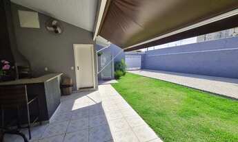 Imagem 6: 3 quartos, sendo: Suíte com armários planejados no quarto Paulinia