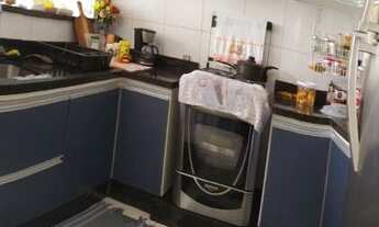 Imagem 3: Thamir) 02 dormitórios, varanda gourmet, área de lazer próximo a praia na Tupi