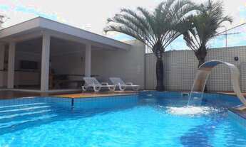 Imagem 4: Casa bairro Iririú, 265 m² 4 q, sendo 3 suítes, 4 vagas alto padrão, impecável - Joinvill