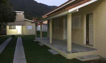 Imagem: Terreno de mais de 1000 m2 com uma casa