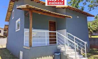 Imagem: Casa Contendo Sala Ampla, 2 Quartos (1 suíte)