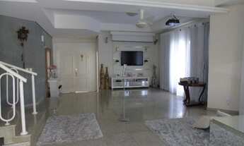 Imagem 6: Casa de condomínio sobrado para venda possui 440 metros quadrados com 5 quartos