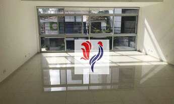 Imagem 2: Reformado Apartamento 180 m², 3 Dormitórios 1 Suíte, 2 vagas Grandes, Sala de Ginastica no