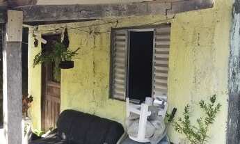 Imagem 2: Casa com terreno grande