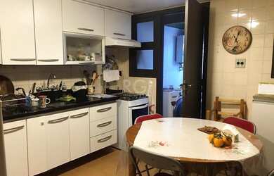 Imagem 3: Porto Alegre - Casa Padrão - Tristeza