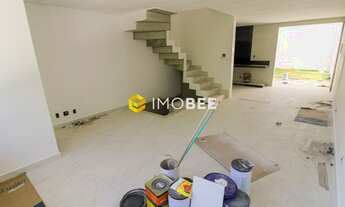 Imagem 4: CASA GEMINADA INDIVIDUAL COM 3 QUARTOS, 1 SUÍTE E EXCELENTE LOCALIZAÇÃO, À VENDA NO BAIRRO