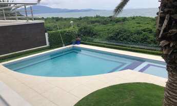 Imagem 2: Casa para aluguel e venda tem 1000 metros quadrados com 6 quartos.