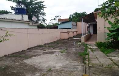 Imagem 2: Nova Iguaçu, Lagoinha, Casa com quintal e vagas de garagem