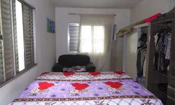 Imagem 7: Casa com 127 M² de área útil, possuindo 2 dormitórios, 1 sala, banheiro e 5 vagas de garag