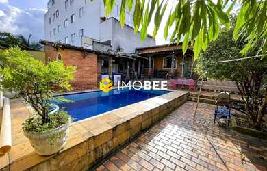 Imagem 3: CASA PADRÃO COM 4 QUARTOS, 1 SUÍTE E ÁREA GOURMET COM PISCINA, À VENDA NO BAIRRO SANTA AMÉ