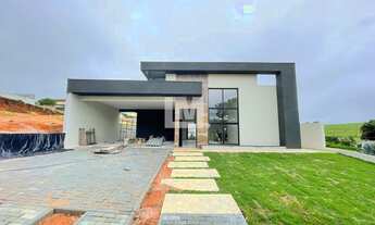 Imagem: Térrea para venda possui 232 metros quadrados