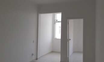 Imagem 3: Apartamento para venda com 70 metros quadrados com 2 quartos em Copacabana - Rio de Janeir