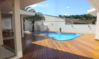 Imagem 2: Casa bairro Iririú, 265 m² 4 q, sendo 3 suítes, 4 vagas alto padrão, impecável - Joinvill