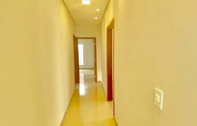 Imagem 6: Linda casa com pé direito duplo no Bairro Jardim América 1