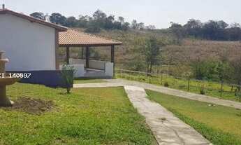 Imagem 3: Sítio de 21.500 m2, com casa sede, casa de caseiro e piscina em Porangaba