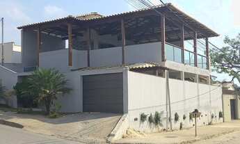 Imagem: Linda e moderna casa no Floresta Encantada