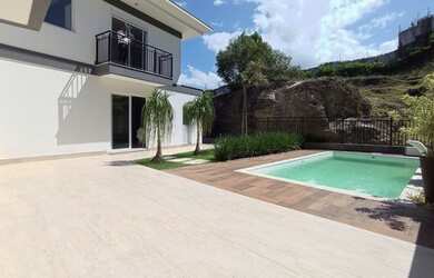 Imagem 2: Pedra Branca, 3 suítes, 4 banheiros, 2 vagas de garagens, área útil 420m²