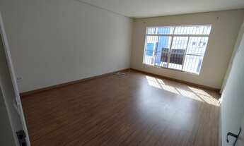 Imagem 3: Sobrado para venda possui 372 metros quadrados com 7 quartos em Matriz - Mauá - SP