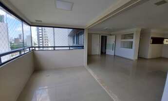 Imagem 3: Apartamento para venda com 200 metros quadrados com 4 quartos em Casa Forte - Recife - PE