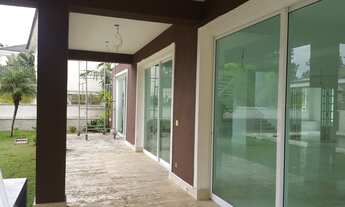 Imagem 6: Casa de condomínio com 4 suítes todas com cloused sendo uma Master e piscina