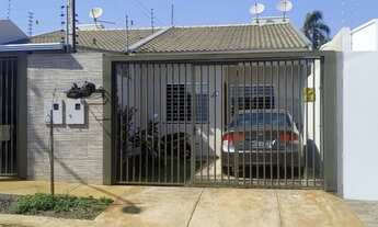 Imagem: Casa a venda com 2 quartos, laje e porcelanato