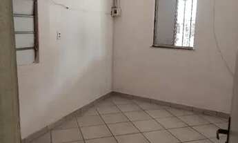 Imagem 4: Alugo boa casa de 1/4 bom localizada