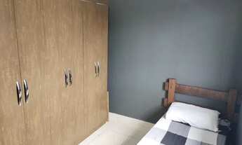 Imagem: Quarto em condomínio fechado com garagem