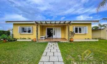 Imagem 2: Casa e Sobrado de 4 dormitórios à Venda - Xangri-lá