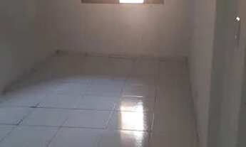 Imagem 3: Casa 2 cômodos grandes com varanda