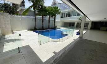 Imagem 2: Casa de condomínio para aluguel tem 600 metros quadrados com 6 quartos