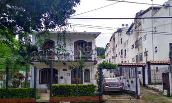 Imagem 2: Casa para Venda - 240m², 3 dormitórios, 3 vagas - Teresópolis