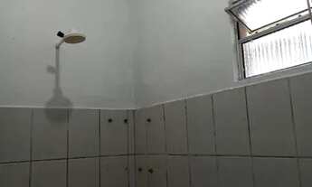 Imagem 5: Alugo boa casa de 1/4 bom localizada