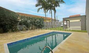 Imagem 2: CASA à venda com piscina e 4 quartos em Peruíbe, no bairro Centro