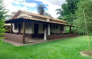 Imagem: Casa em lote de 360m², churrasqueira, fogão